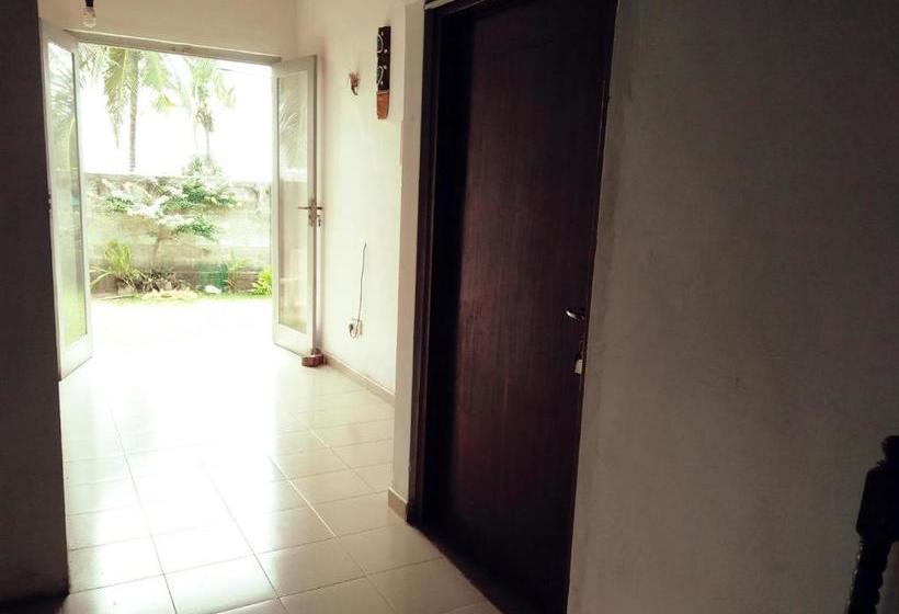 Bed & Breakfast The Breeze Mirissa