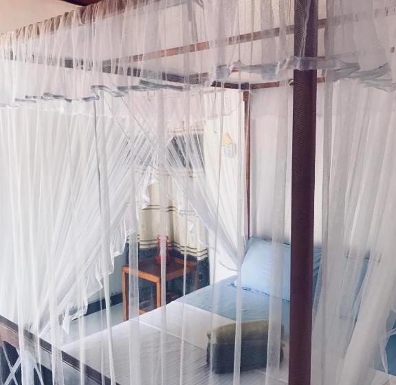 Bed & Breakfast The Breeze Mirissa