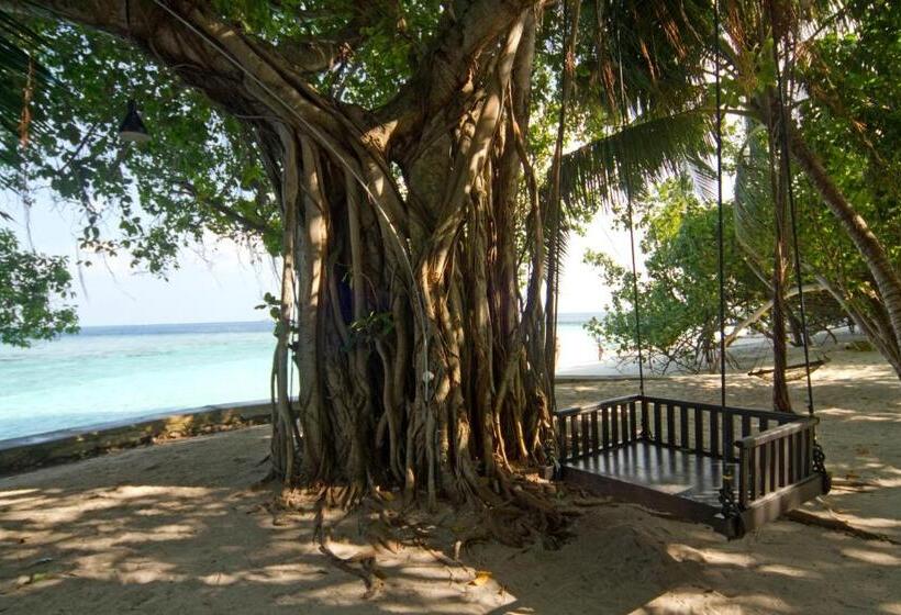 Embudu Village Resort