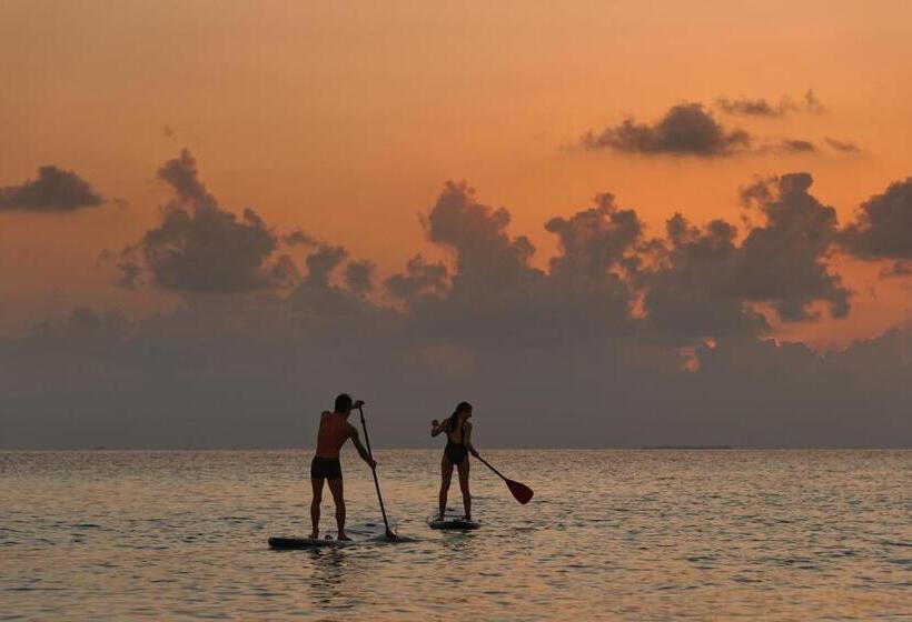 Embudu Village Resort