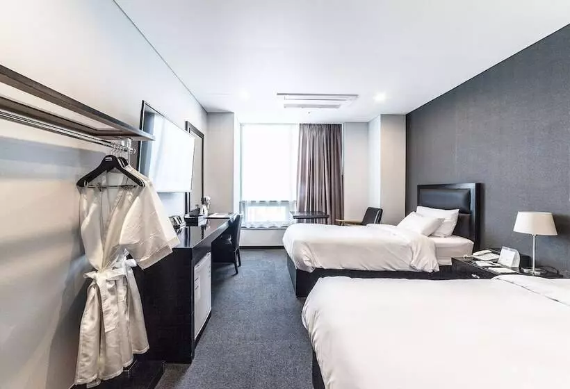 Hotelli Gangneung Tourist