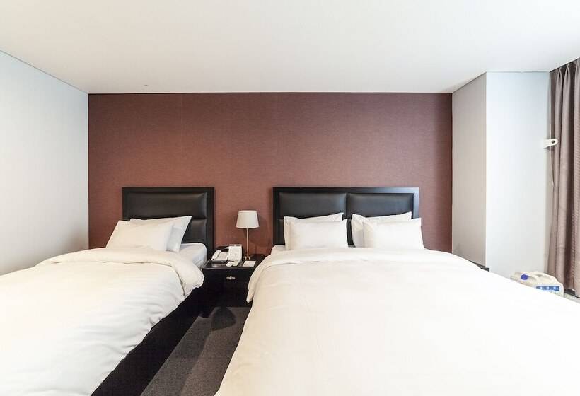 ホテル Gangneung Tourist