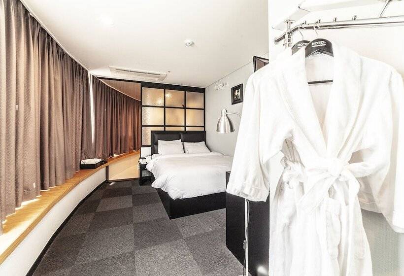 ホテル Gangneung Tourist