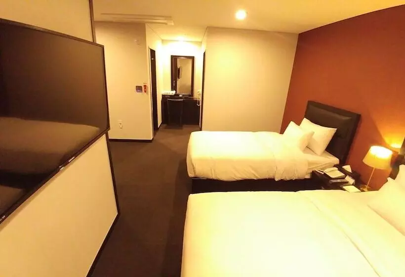 Hotelli Gangneung Tourist