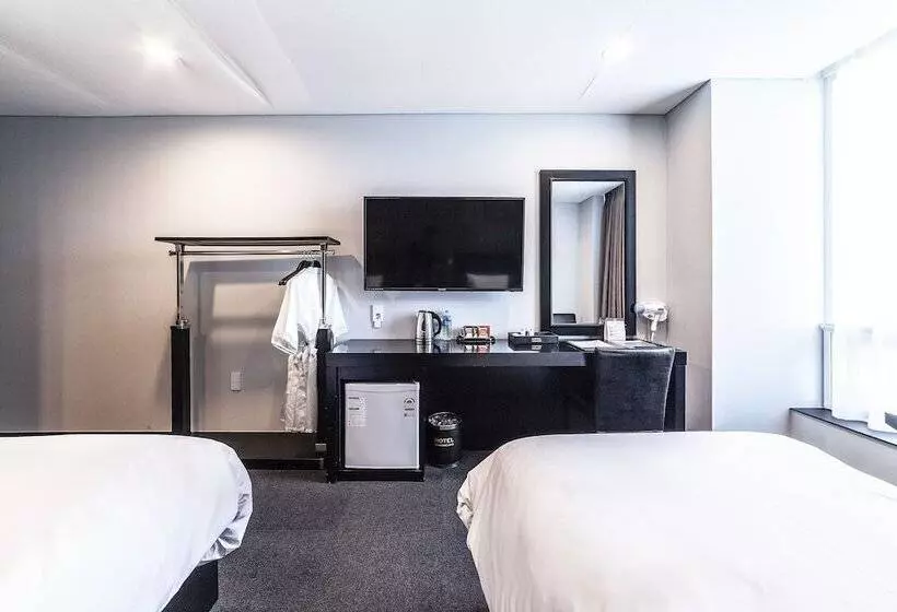 Hotelli Gangneung Tourist