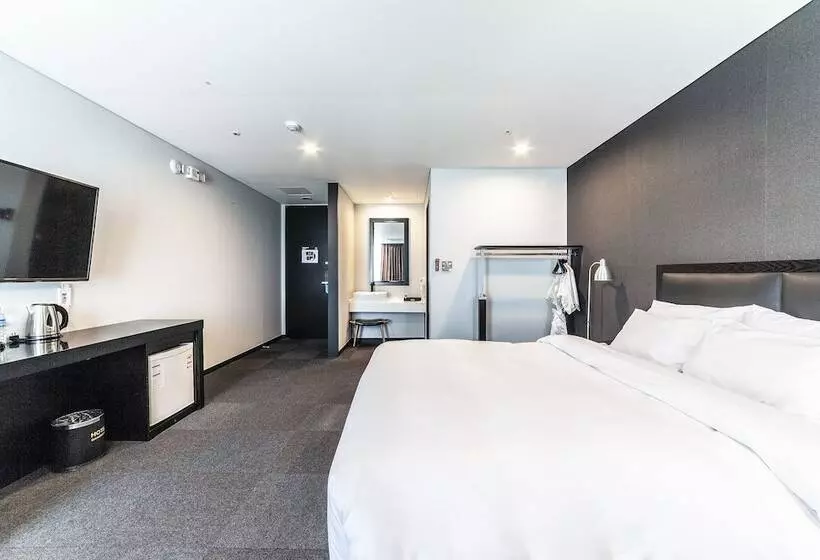 Hotelli Gangneung Tourist