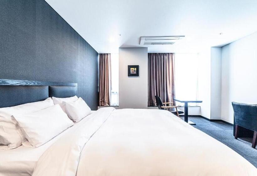 ホテル Gangneung Tourist