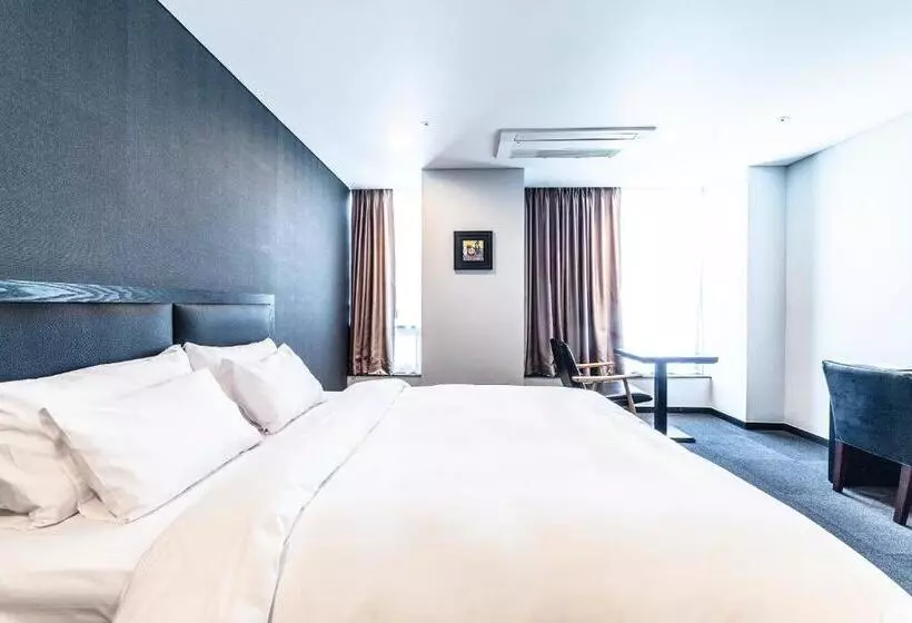 Hotelli Gangneung Tourist