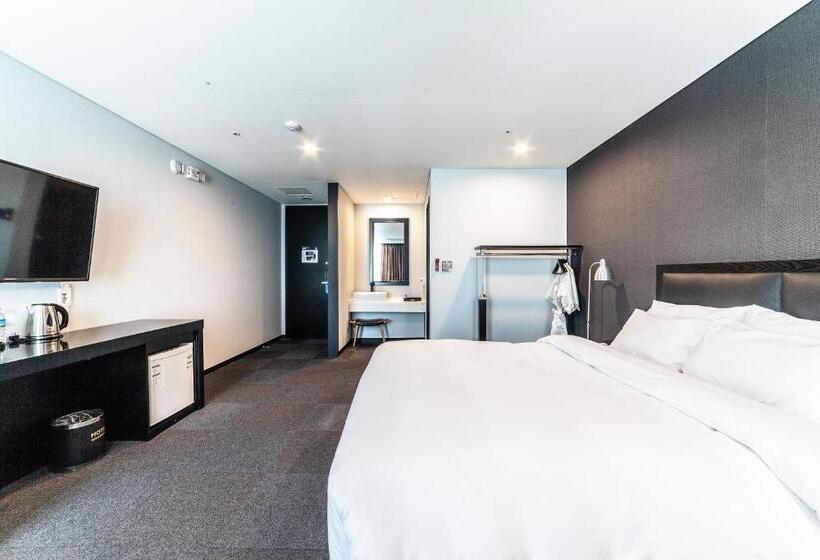 ホテル Gangneung Tourist