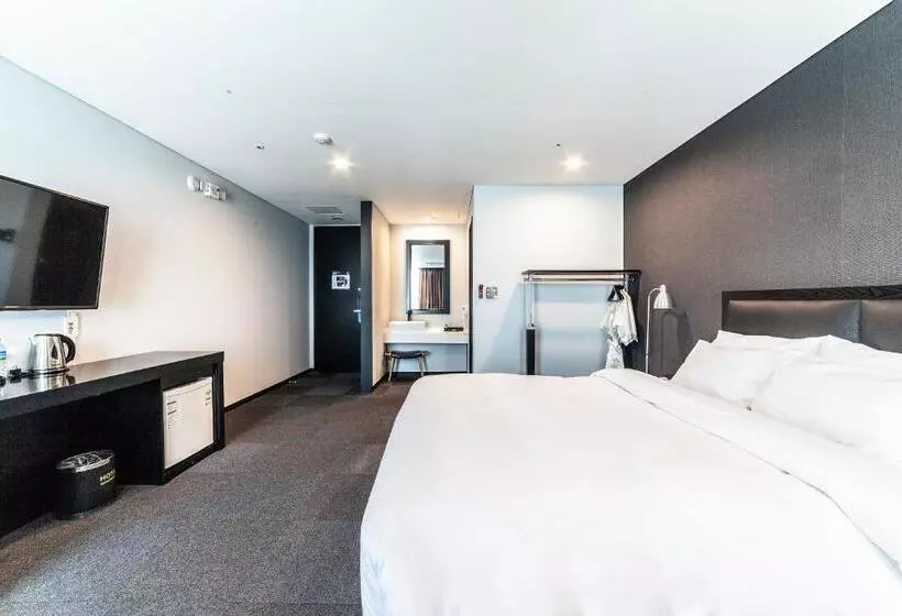 Hotelli Gangneung Tourist