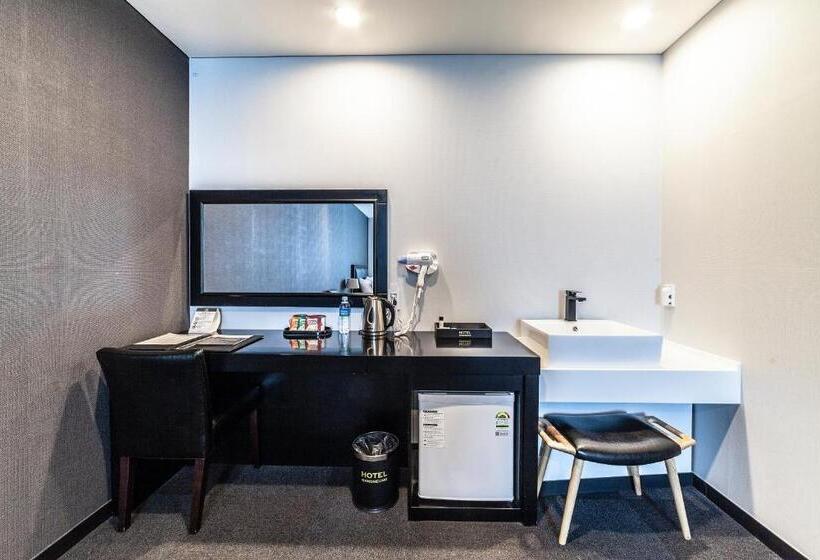 ホテル Gangneung Tourist