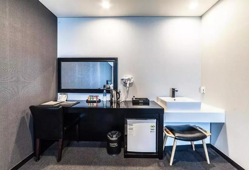 Hotelli Gangneung Tourist