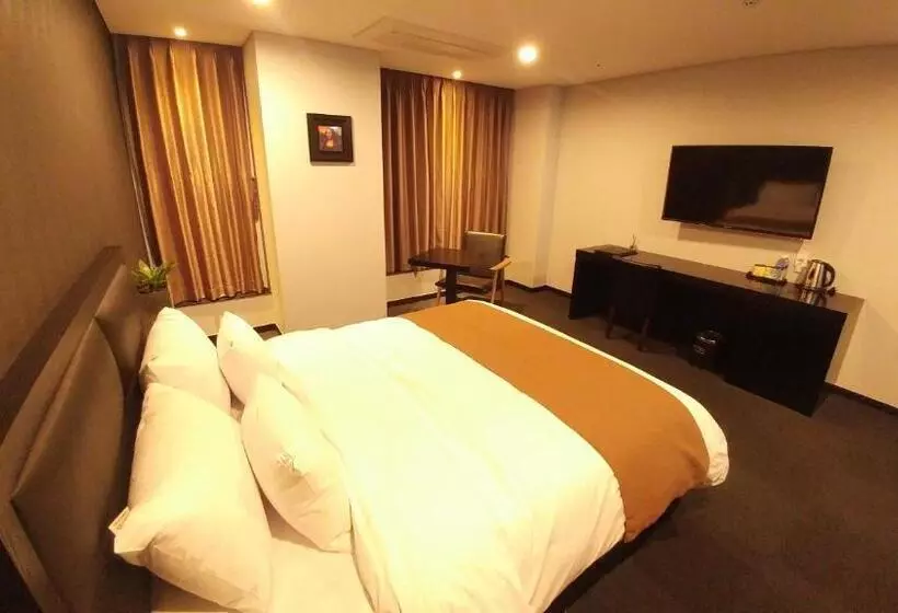 Hotelli Gangneung Tourist