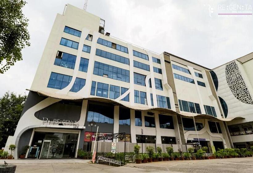 호텔 Regenta Inn Vadodara, 500m From Railway Station