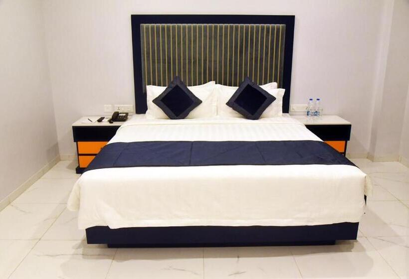 호텔 Regenta Inn Vadodara, 500m From Railway Station