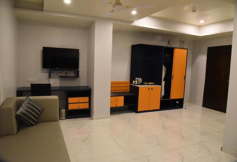 호텔 Regenta Inn Vadodara, 500m From Railway Station