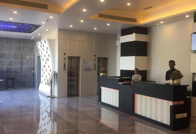 호텔 Regenta Inn Vadodara, 500m From Railway Station