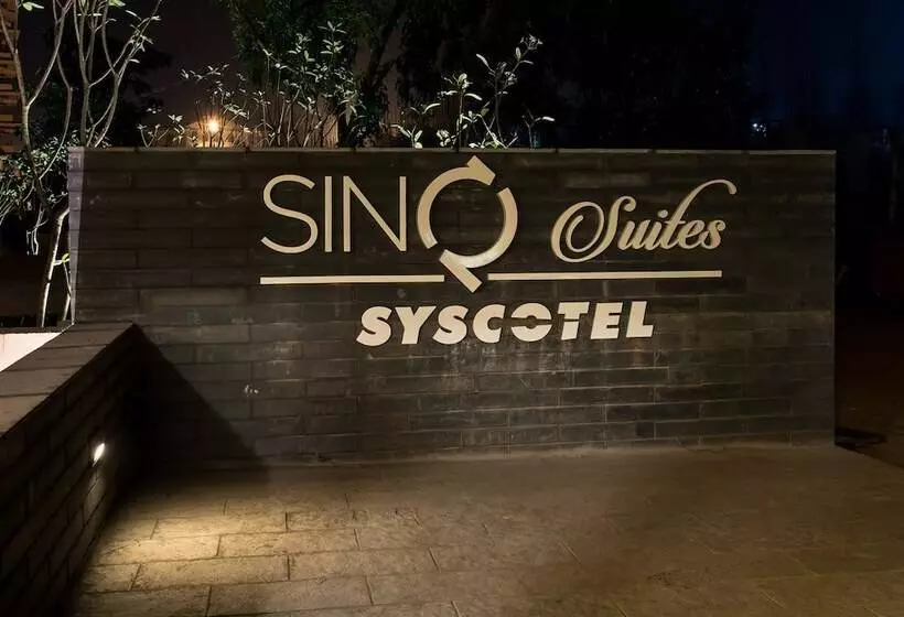 ホテル Sinq Suites