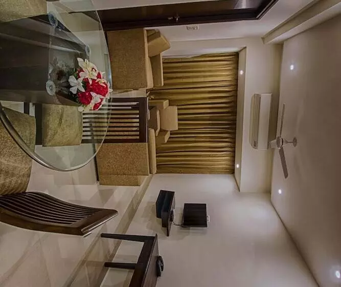 ホテル Sinq Suites