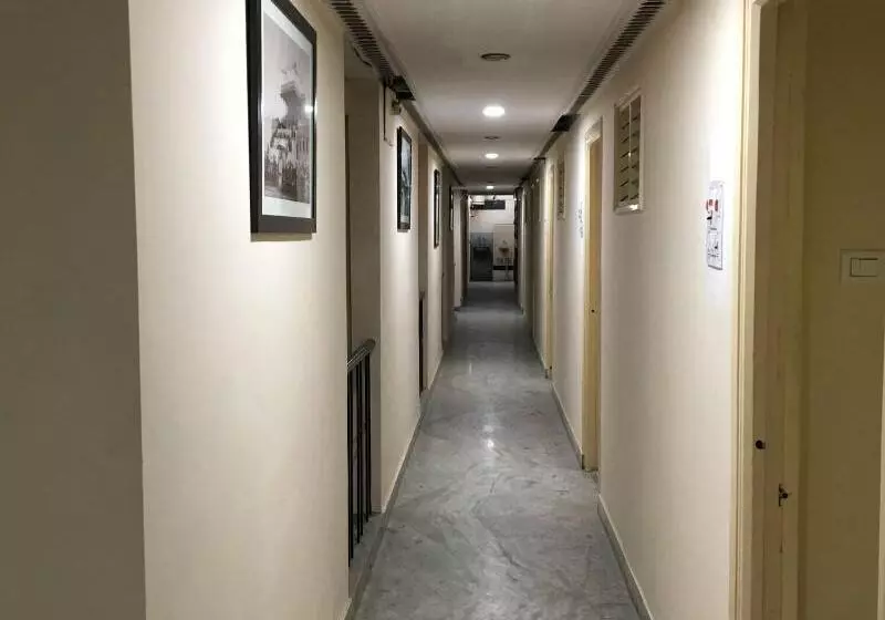 ホテル Bhavani Lodge
