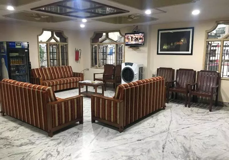 ホテル Bhavani Lodge