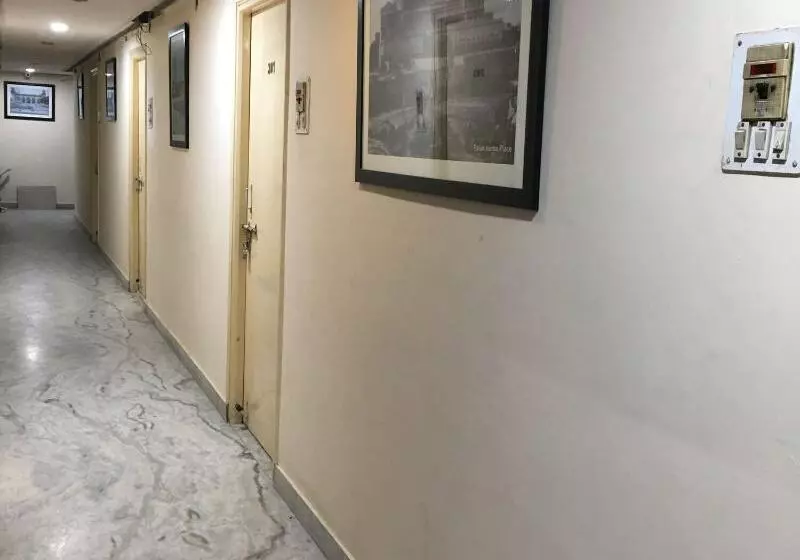 ホテル Bhavani Lodge