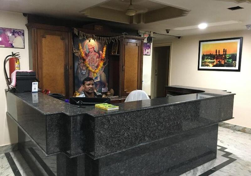 هتل Bhavani Lodge