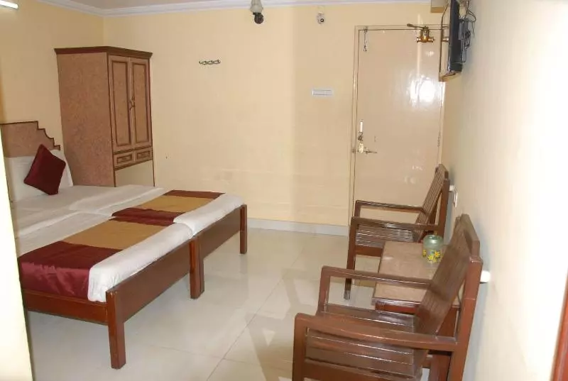 ホテル Bhavani Lodge