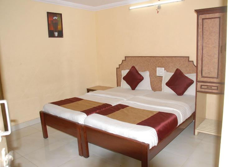هتل Bhavani Lodge
