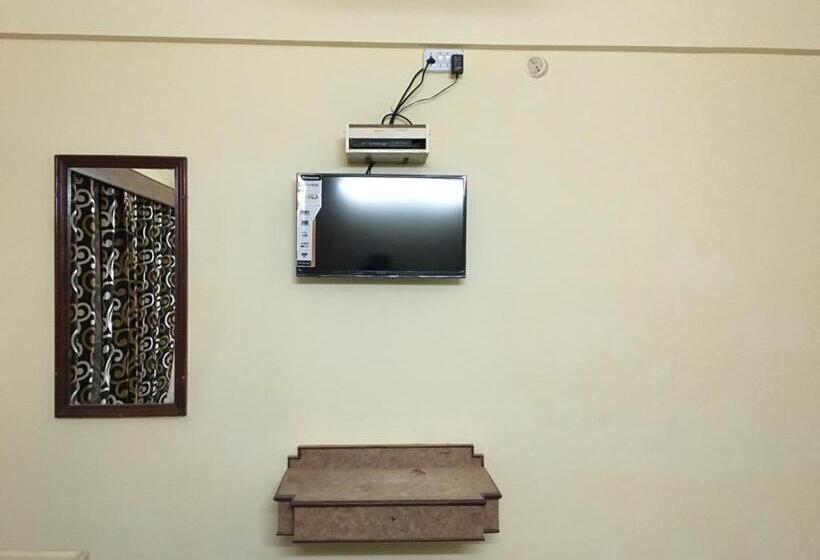 هتل Bhavani Lodge