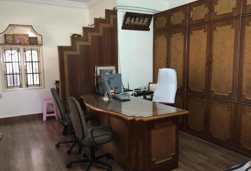 هتل Bhavani Lodge