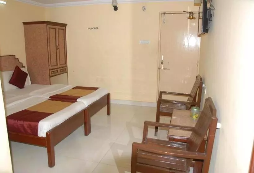 ホテル Bhavani Lodge