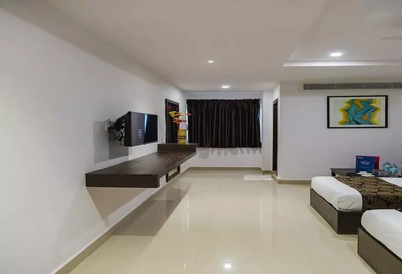 Capital O 7884 Hotel Thyag Inn
