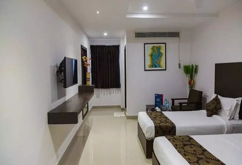 Capital O 7884 Hotel Thyag Inn