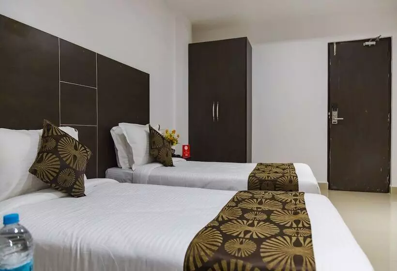 Capital O 7884 Hotel Thyag Inn