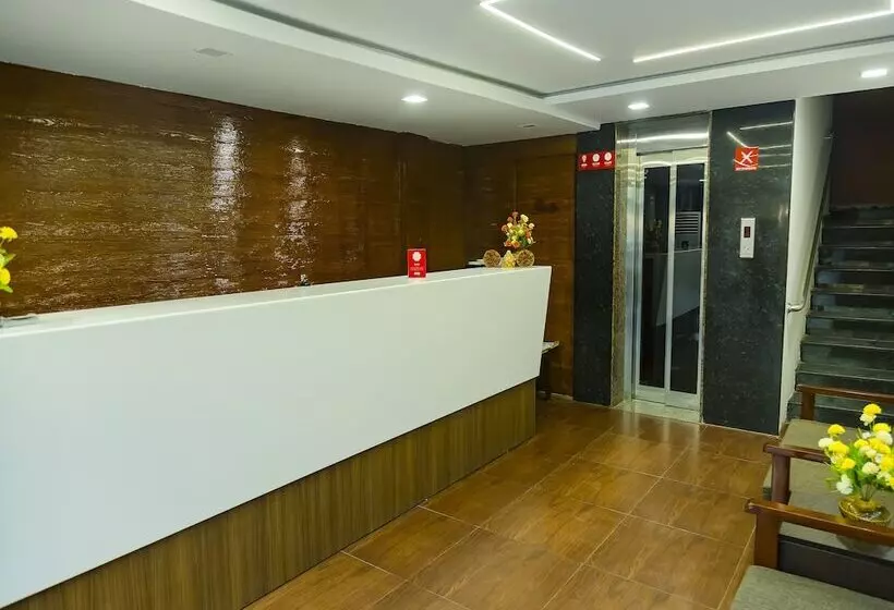 Capital O 7884 Hotel Thyag Inn