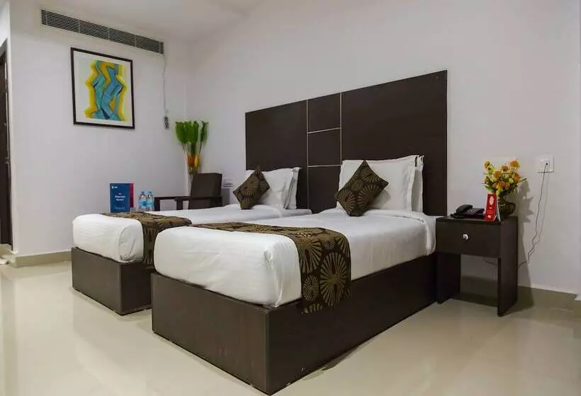 Capital O 7884 Hotel Thyag Inn