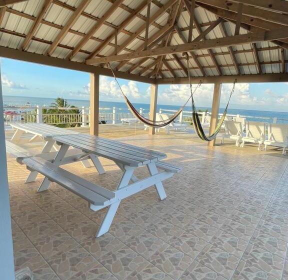 فندق Caye Caulker Beach