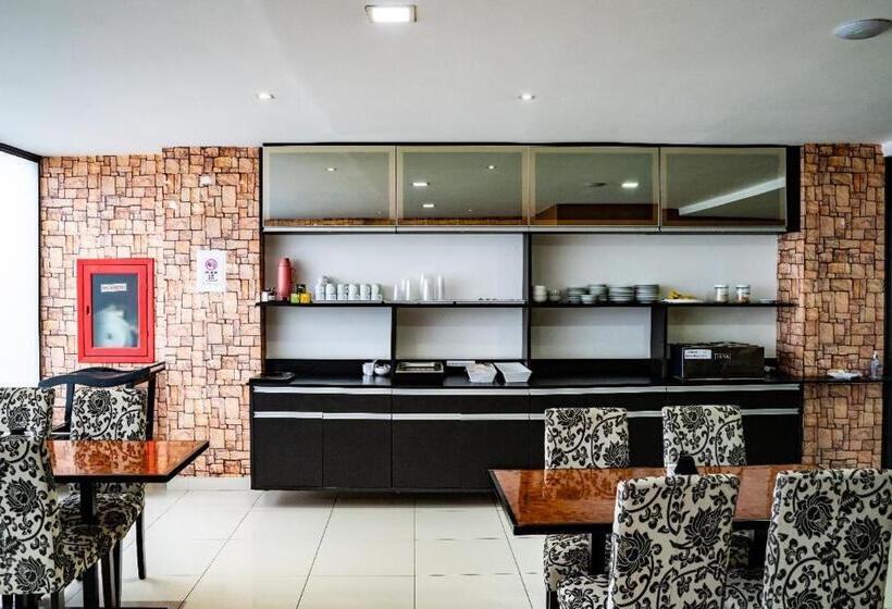 Отель Dom Quixote São Gonçalo