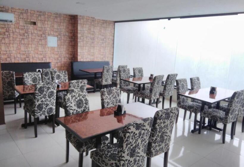 Отель Dom Quixote São Gonçalo