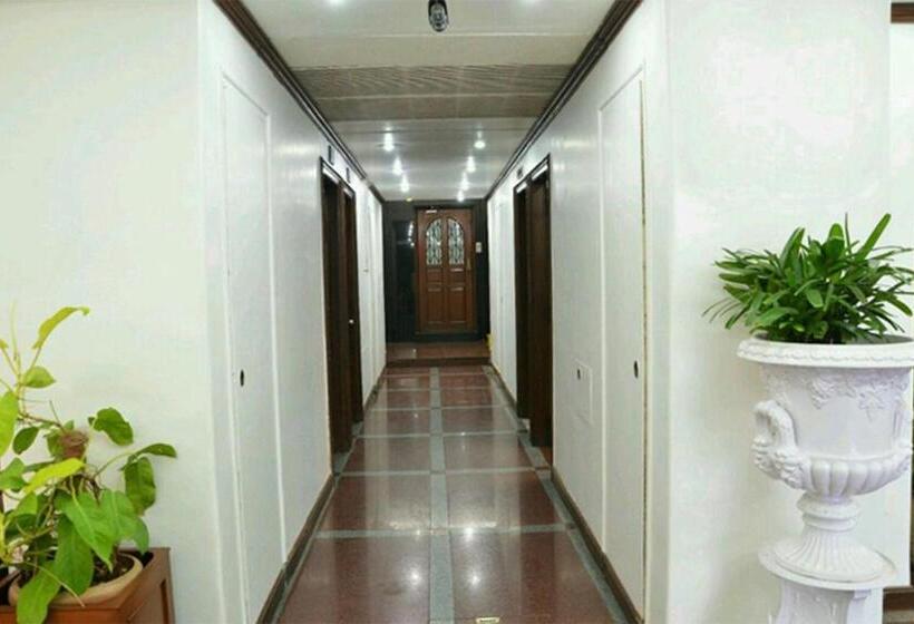 فندق Mogul Palace Near Masjid Bunder Mumbai