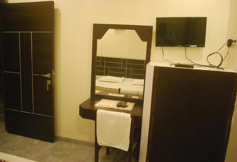 בית מלון כפרי New Sunder