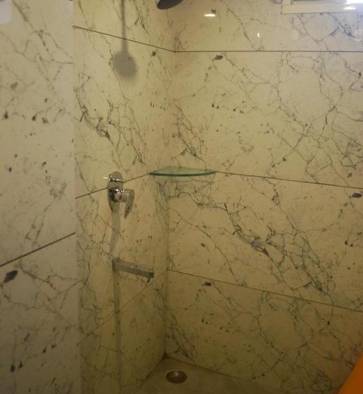 בית מלון כפרי New Sunder