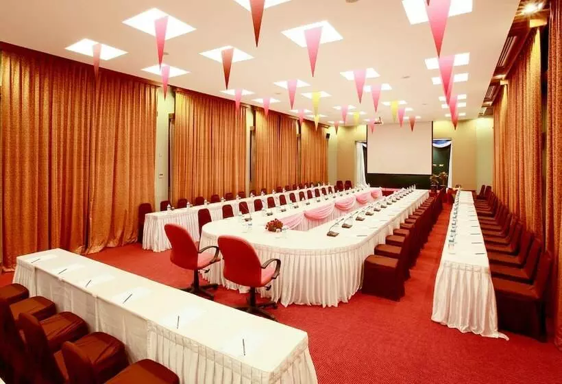 هتل The Thingaha Nay Pyi Taw