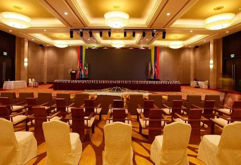 هتل The Thingaha Nay Pyi Taw