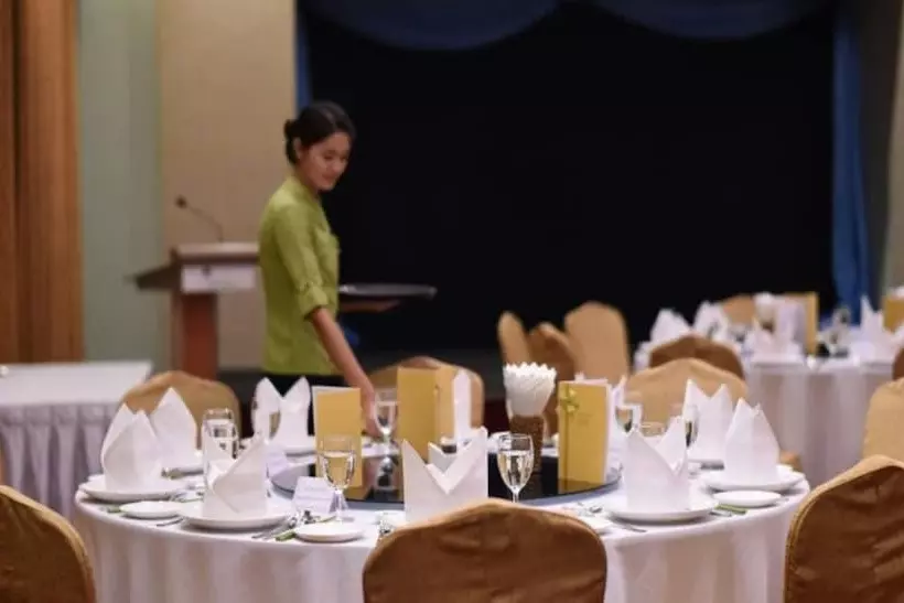 هتل The Thingaha Nay Pyi Taw