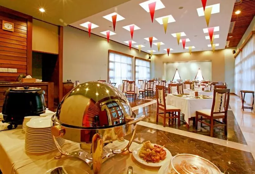 هتل The Thingaha Nay Pyi Taw