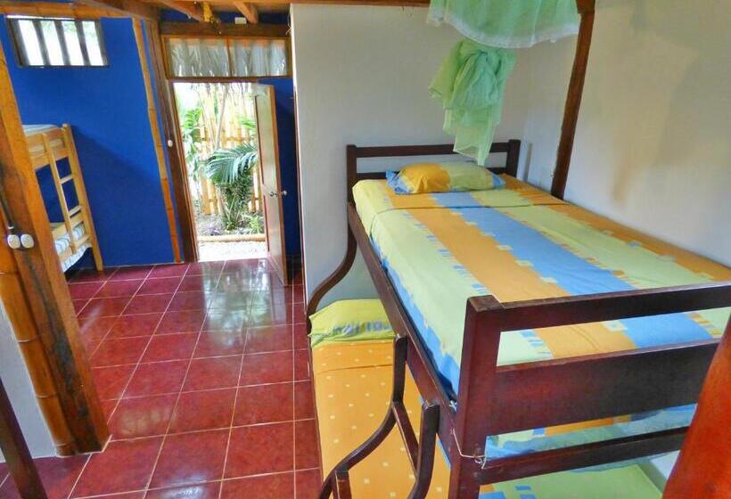 فندق صغير Montañita Cabañas