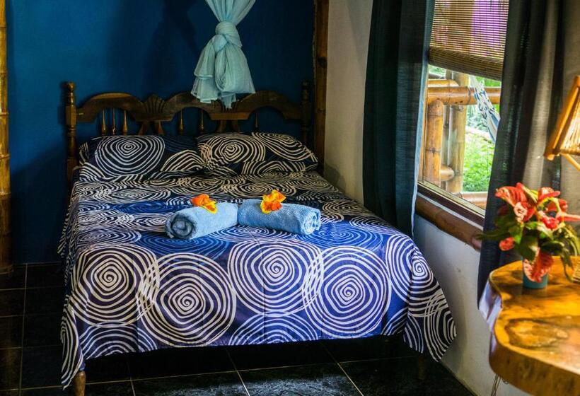 فندق صغير Montañita Cabañas