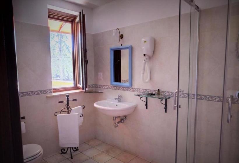 호텔 Albergo   Ristorante Il Tino